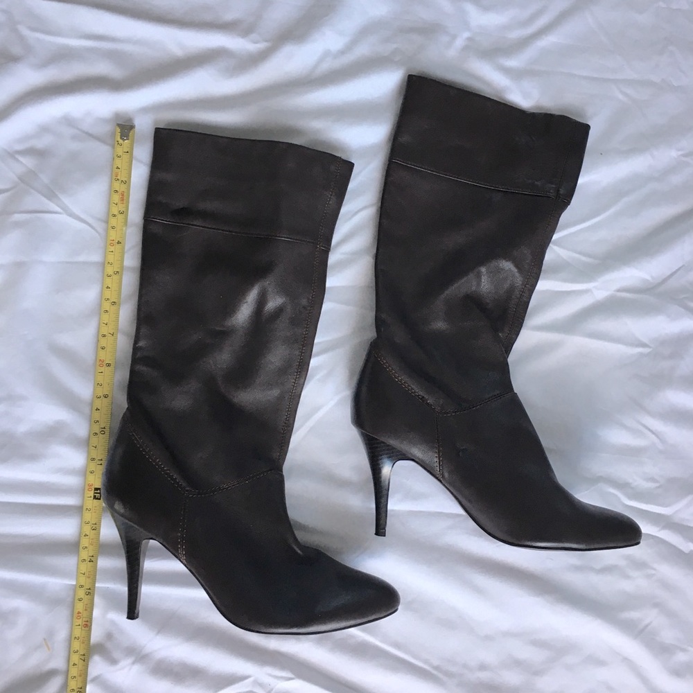 Vintage beautiful dark brown genuine leather stiletto boots. - Picture 7 of 8